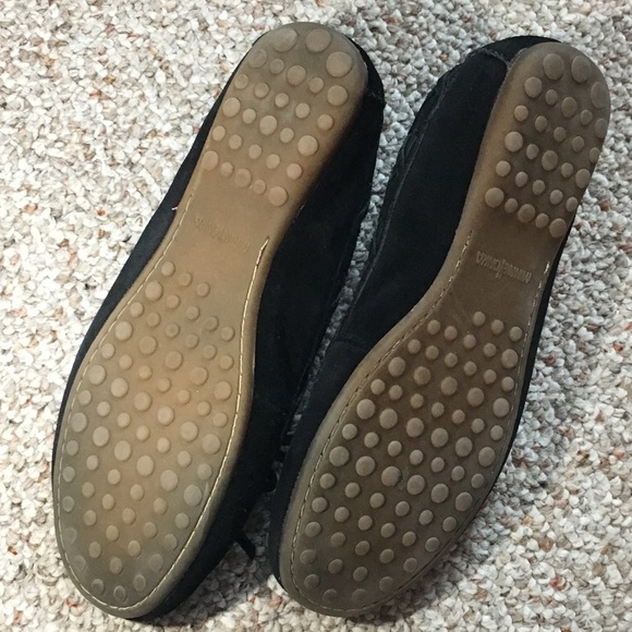 Minnetonka Moccasins Black Leather Flats - Picture 7 of 8